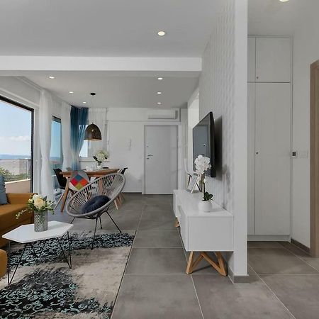 Charming Apartment Tissa With Sea View Макарска Экстерьер фото