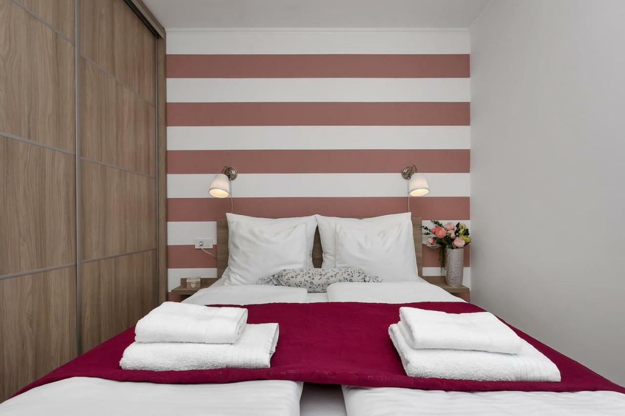 Charming Apartment Tissa With Sea View Макарска Экстерьер фото