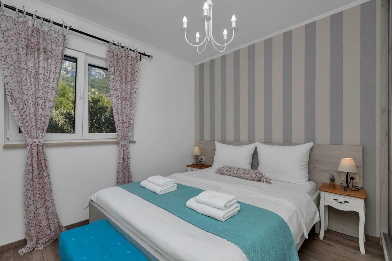 Charming Apartment Tissa With Sea View Макарска Экстерьер фото