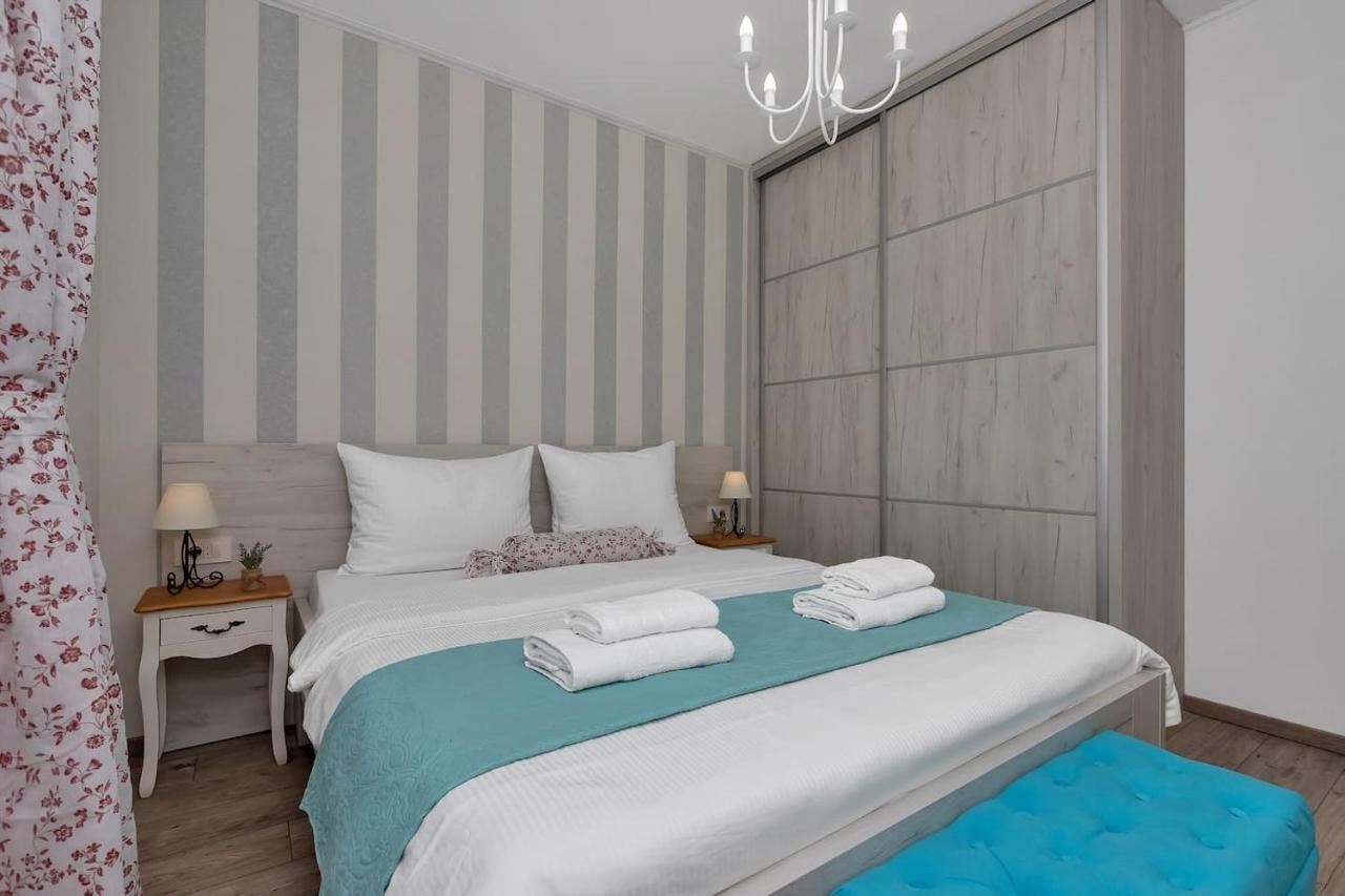 Charming Apartment Tissa With Sea View Макарска Экстерьер фото